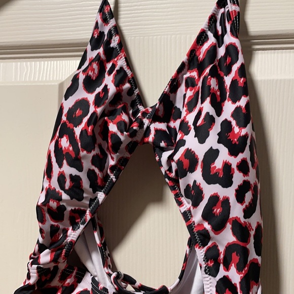 Black and red 1pc cutout swimsuit S - Picture 2 of 6